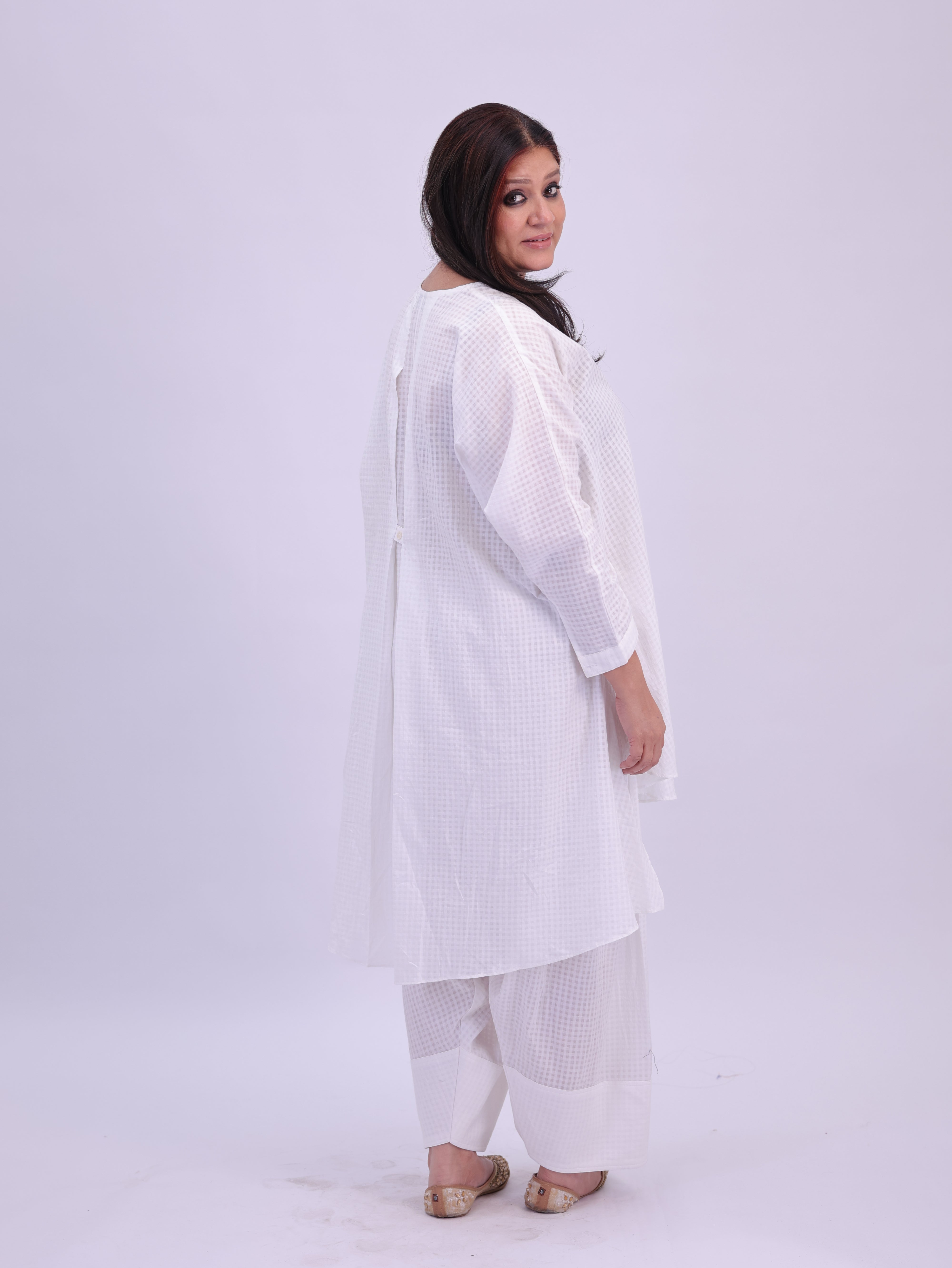 "Shwae" Hi-Low Choga White