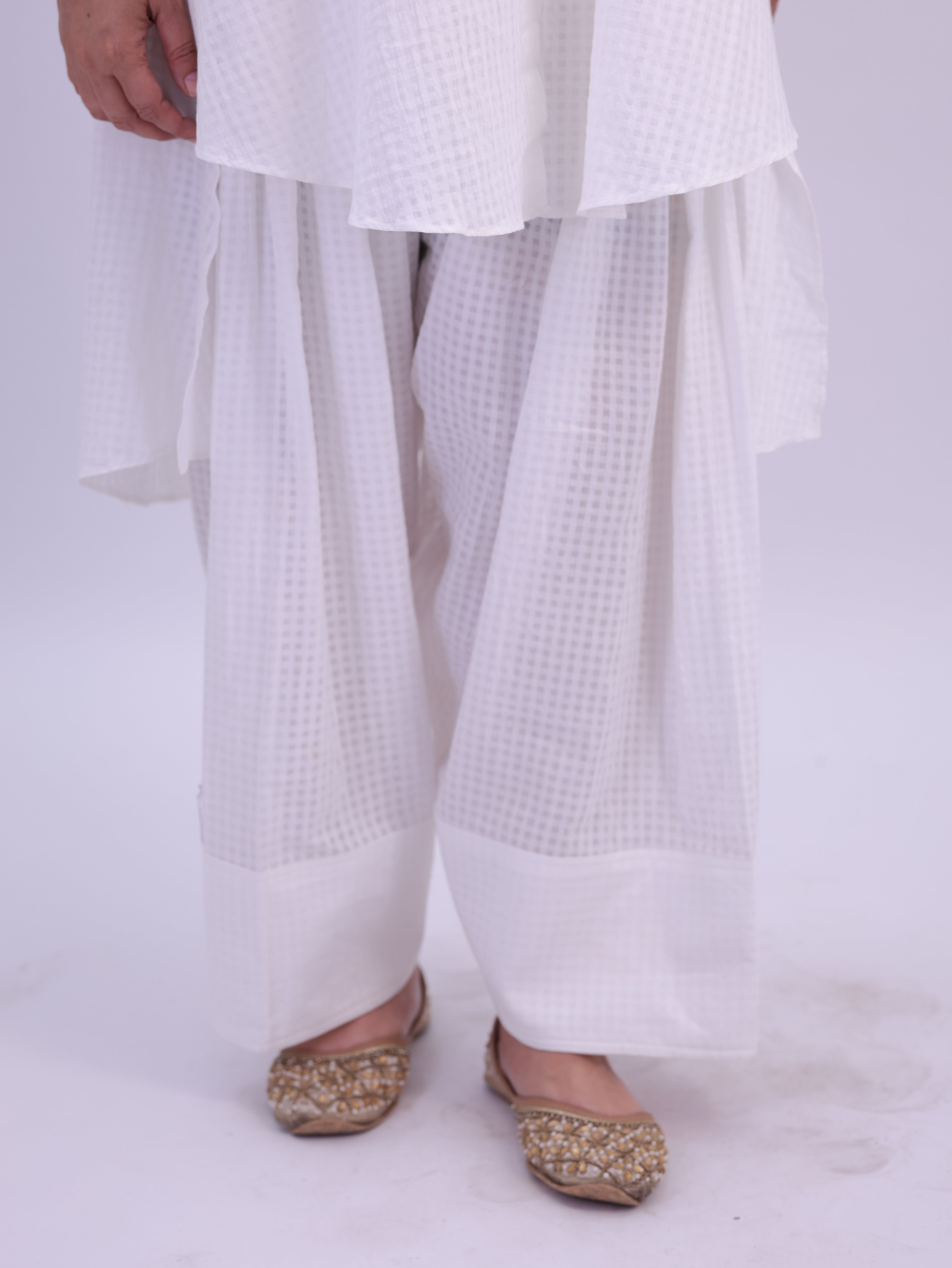 "Shwae" Farshi Salwar white
